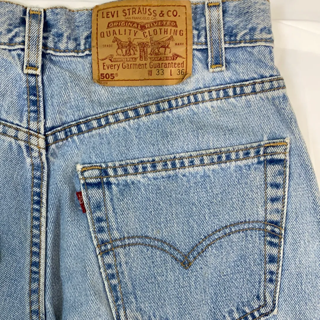 1980s Levi’s 505 Light Blue Denim Jeans - W33