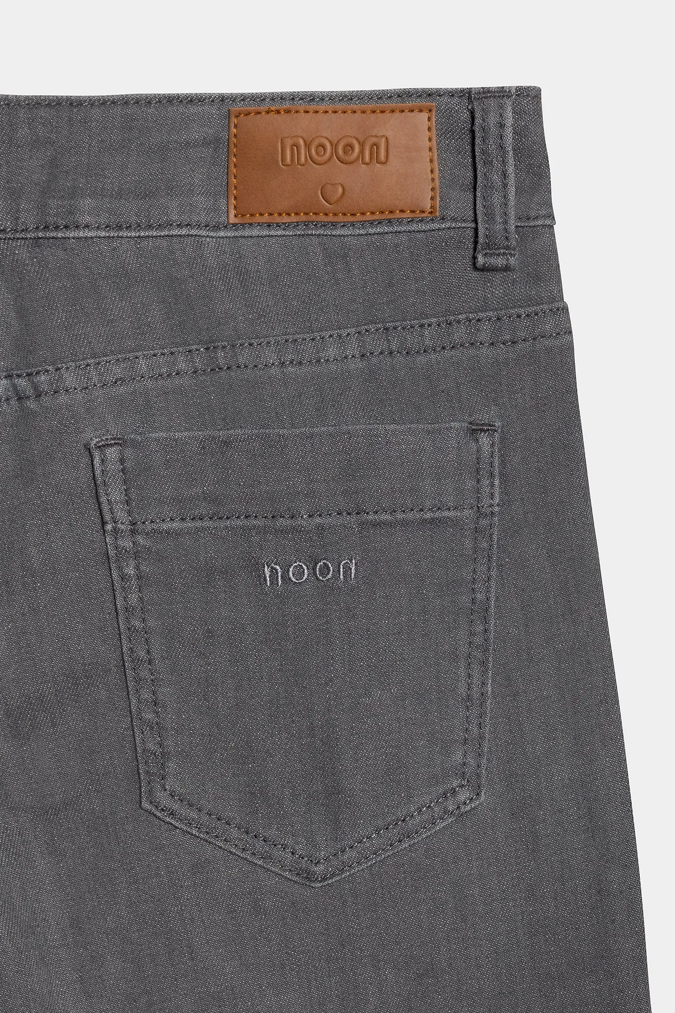 JEANS LOW RISE ACAMPANADO DENIM