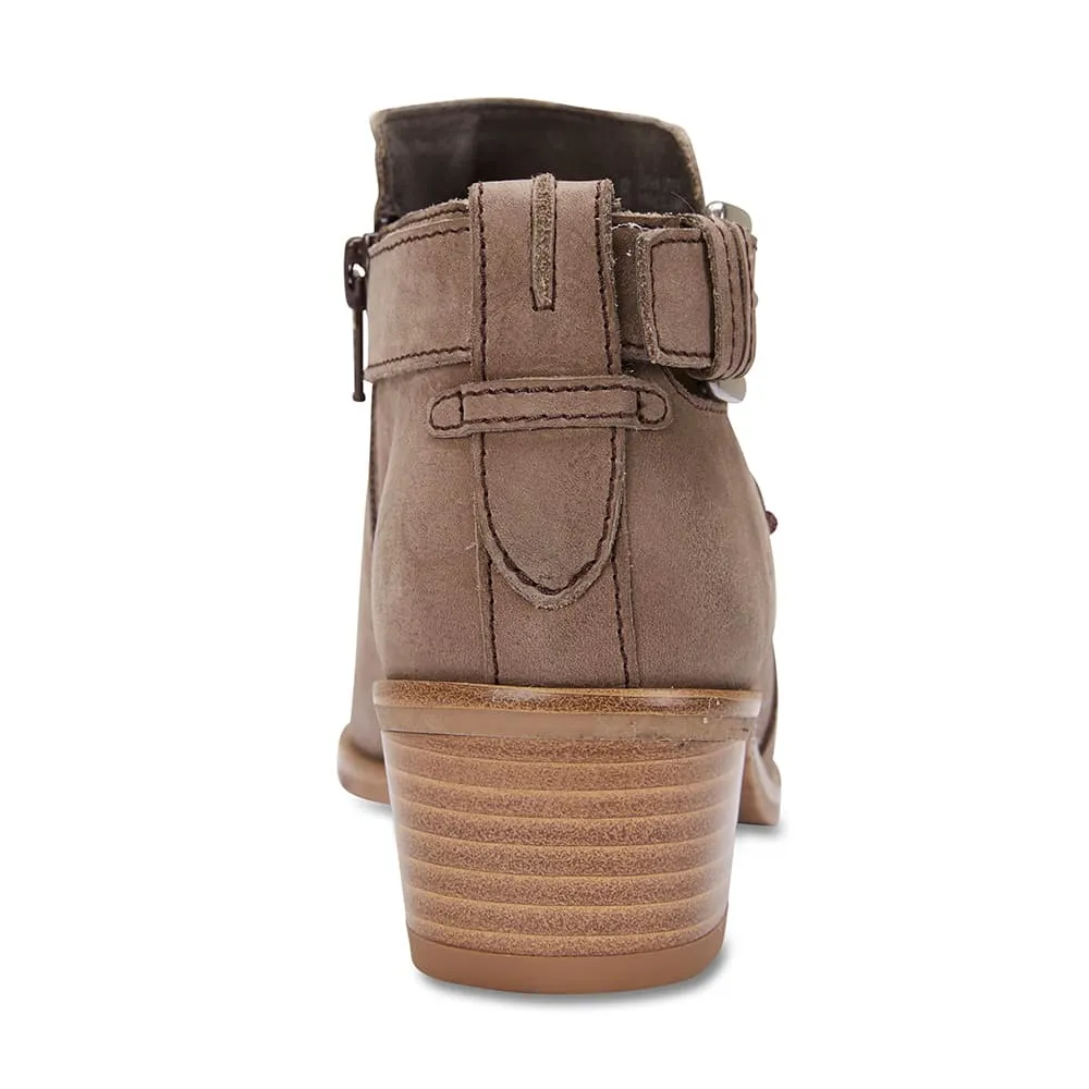Memphis Boot in Grey Nubuck