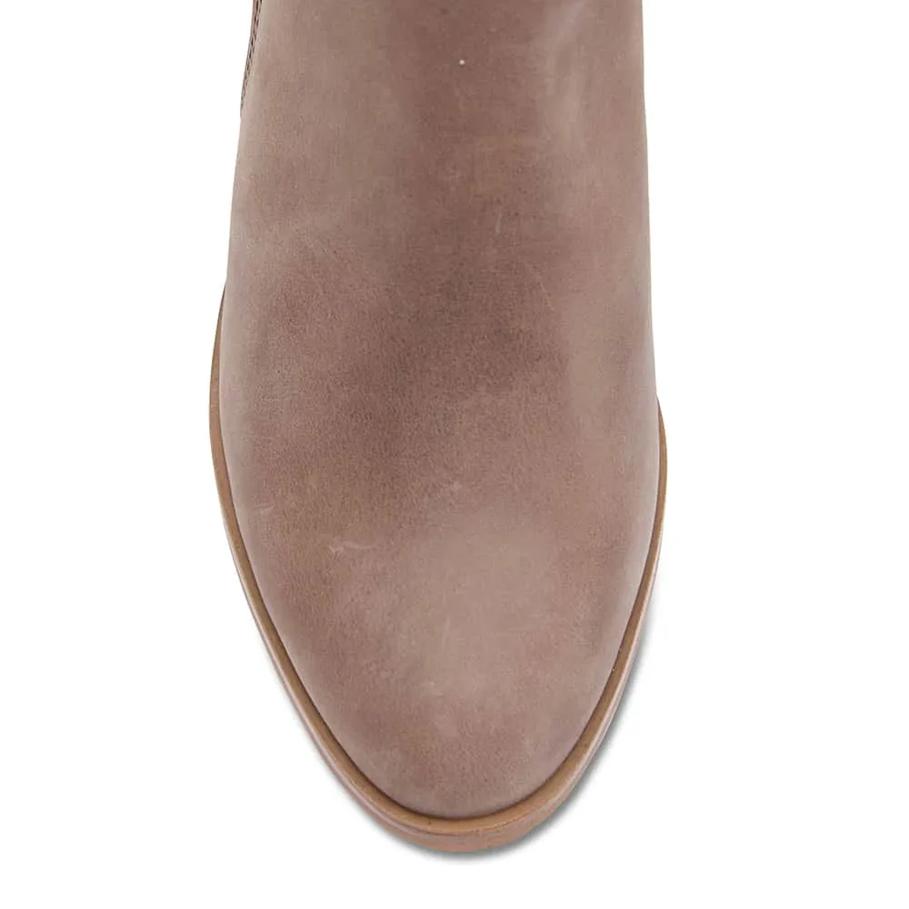 Memphis Boot in Grey Nubuck