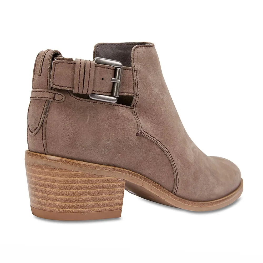 Memphis Boot in Grey Nubuck