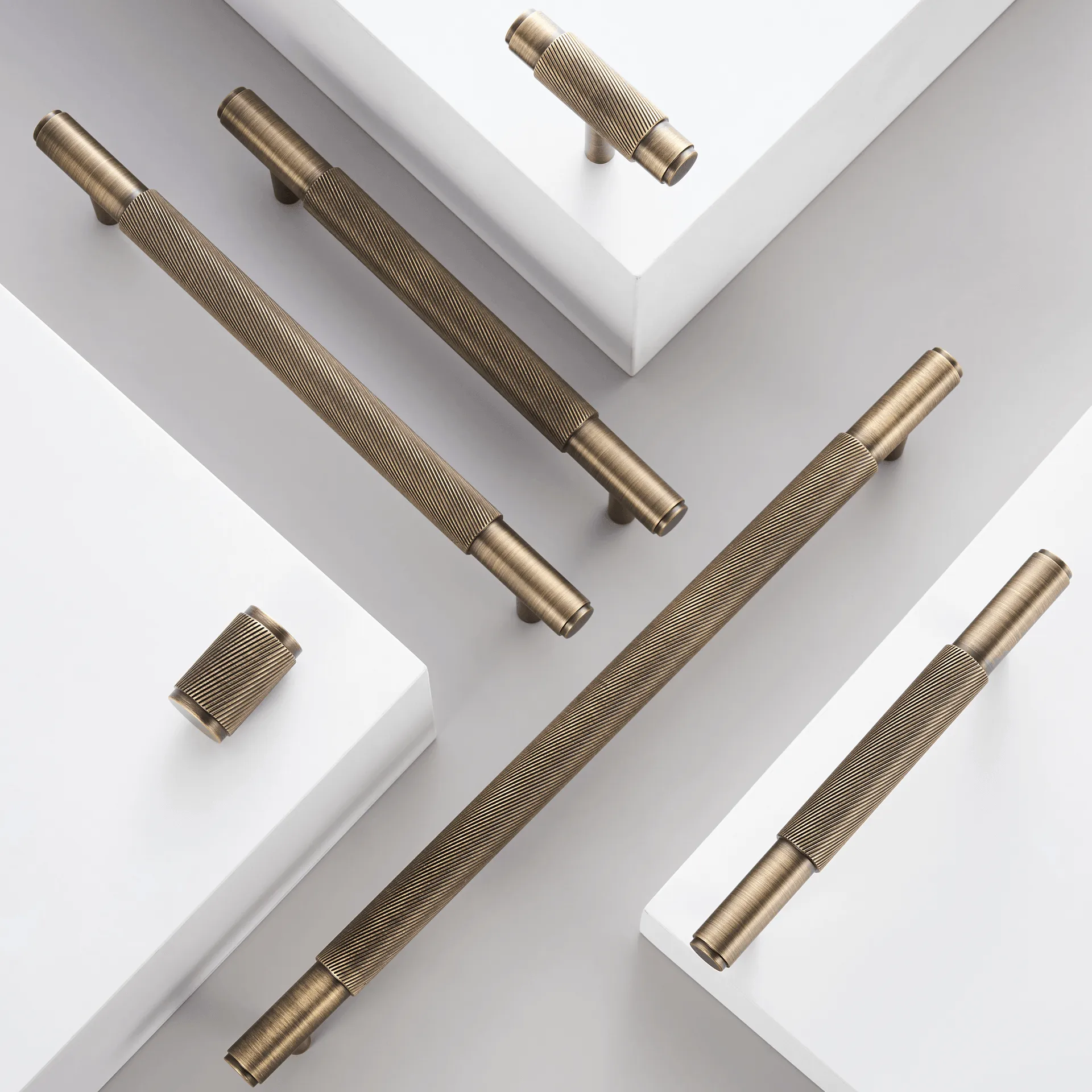 PALENCIA / Solid Brass Handles Swirled Knurl