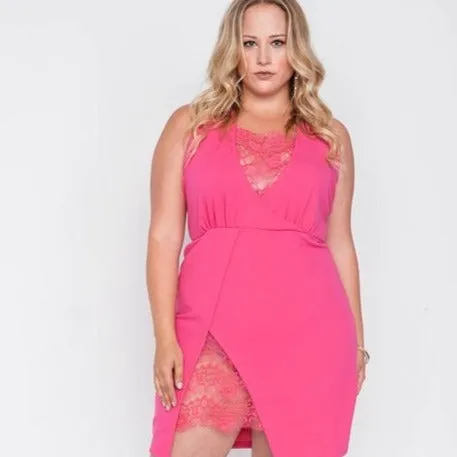 Plus Size Lace Bodycon Mini Dress
