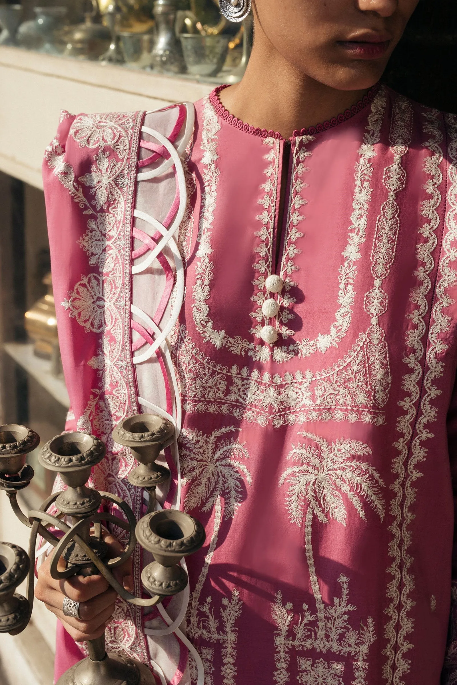 Zaha by Khadijah Shah · Humrahi Winter Collection – MANIJEH (ZW21-02)